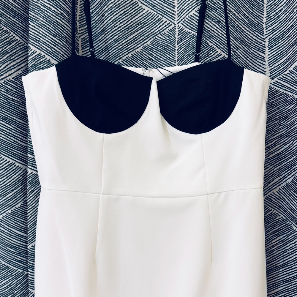NWT! Gianni Bini women’s white and black dress! 🖤